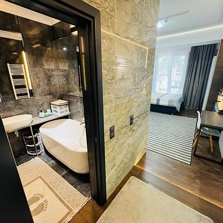 Rentnow Modern Lux Apartment In Centre Chisinau Luaran gambar