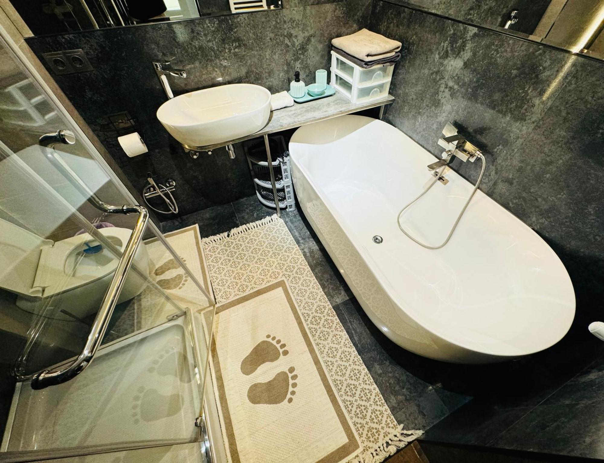 Rentnow Modern Lux Apartment In Centre Chisinau Luaran gambar