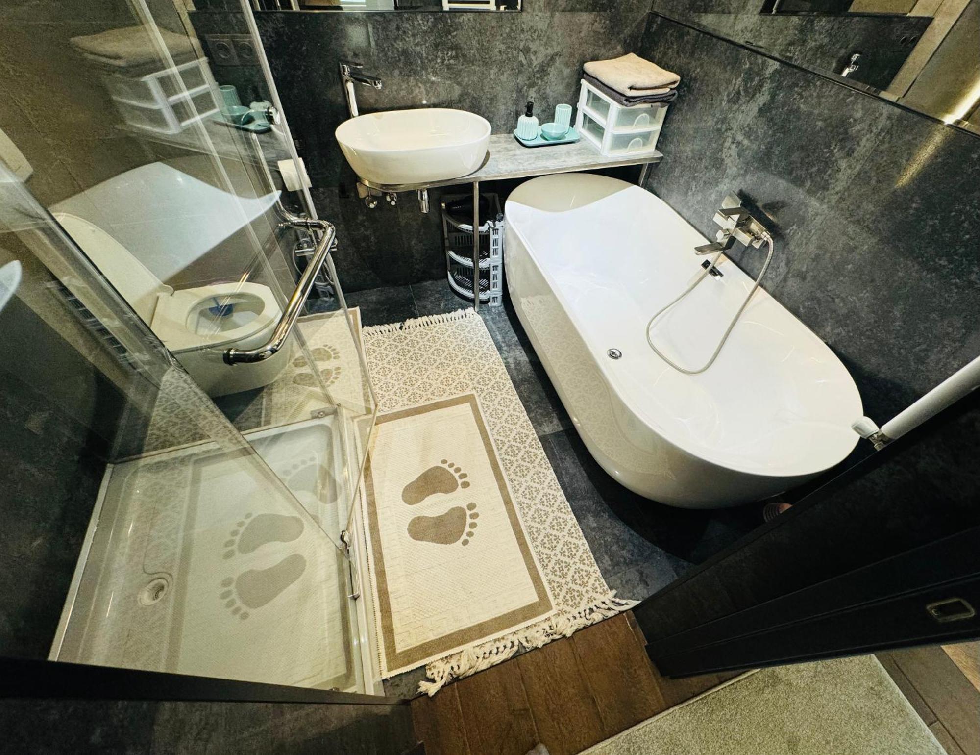 Rentnow Modern Lux Apartment In Centre Chisinau Luaran gambar